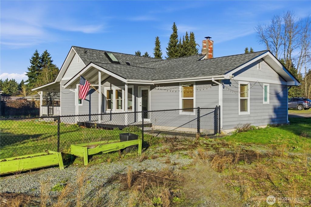 Photo of 10709 Woodland Avenue E, Puyallup, WA 98373 (MLS # 2479466)