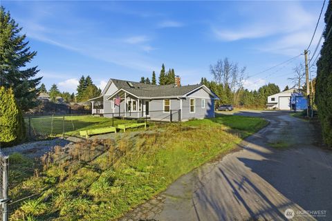 Photo of 10709 Woodland Avenue E, Puyallup, WA 98373 (MLS # 2479466)