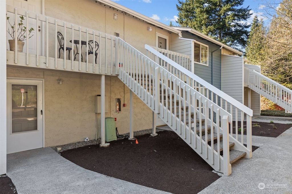 Photo of 9484 Redmond-Woodinville Road NE #C303, Redmond, WA 98052 (MLS # 2212634)