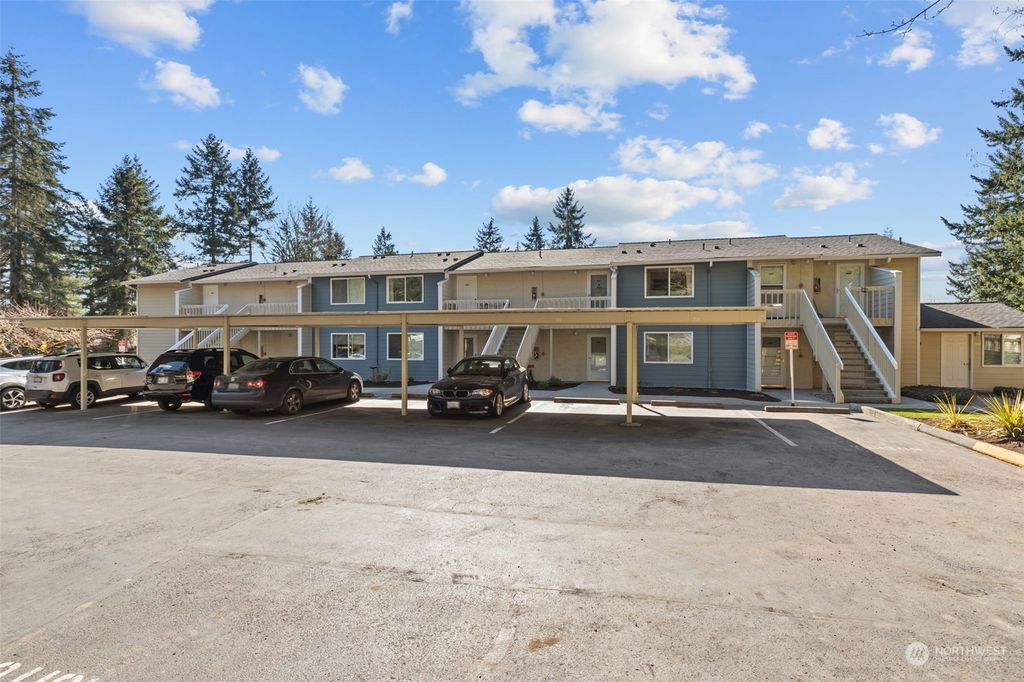 Photo of 9484 Redmond-Woodinville Road NE #C303, Redmond, WA 98052 (MLS # 2212634)