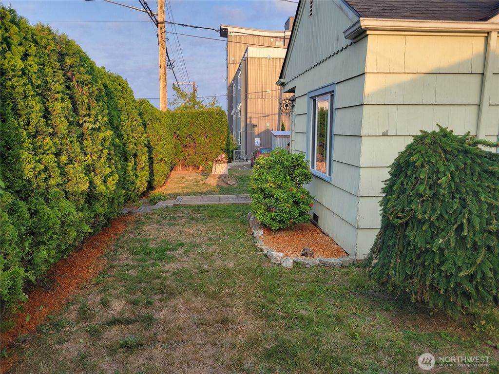 Photo of 2010 10th Street, Everett, WA 98201 (MLS # 2432844)