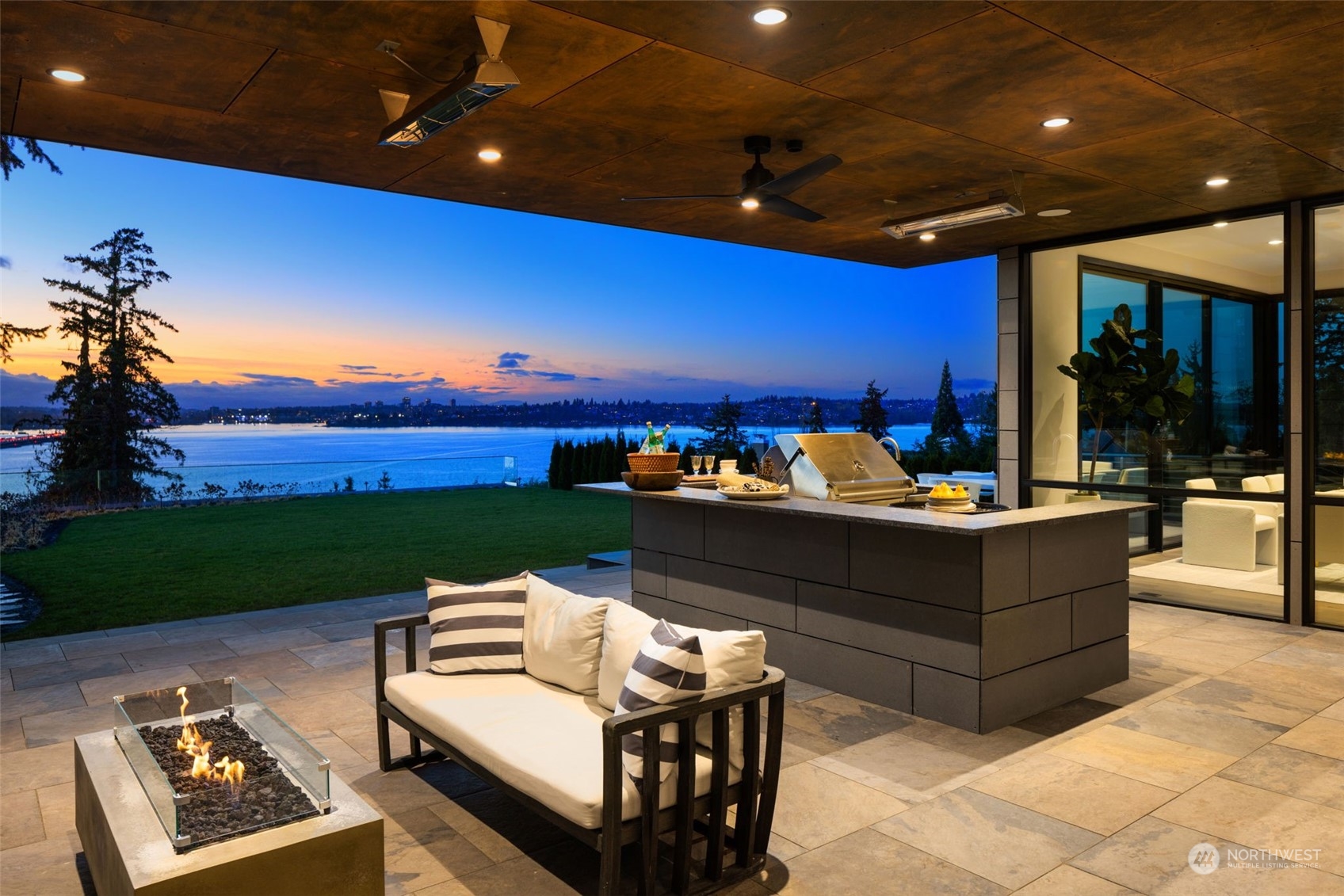 3263 Evergreen Point Road