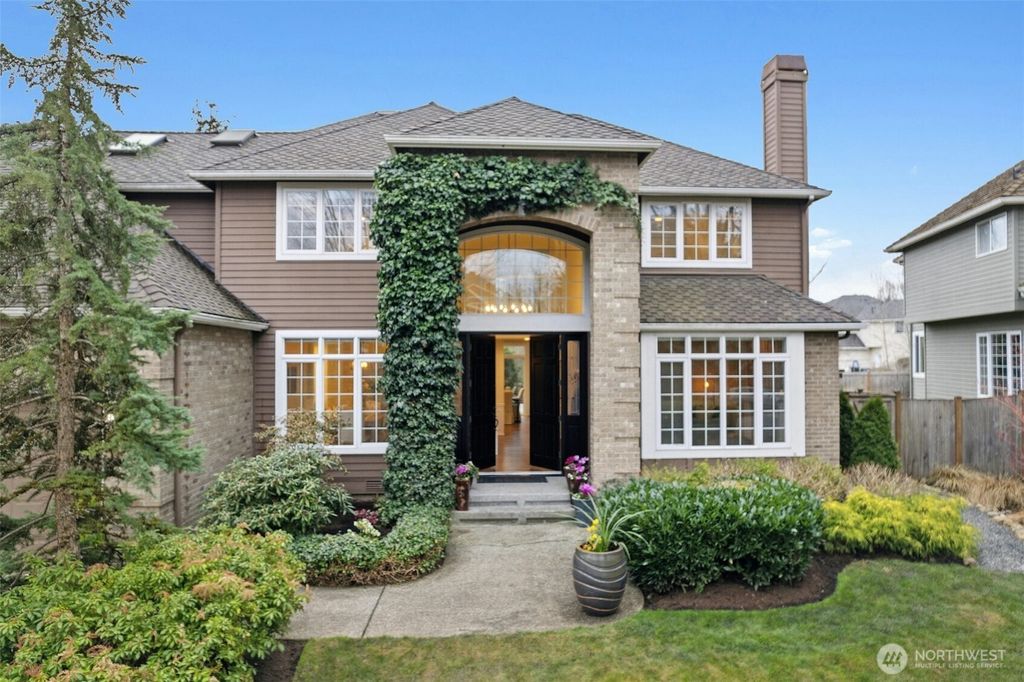 Photo of 1733 266th Way SE, Sammamish, WA 98075 (MLS # 2340535)