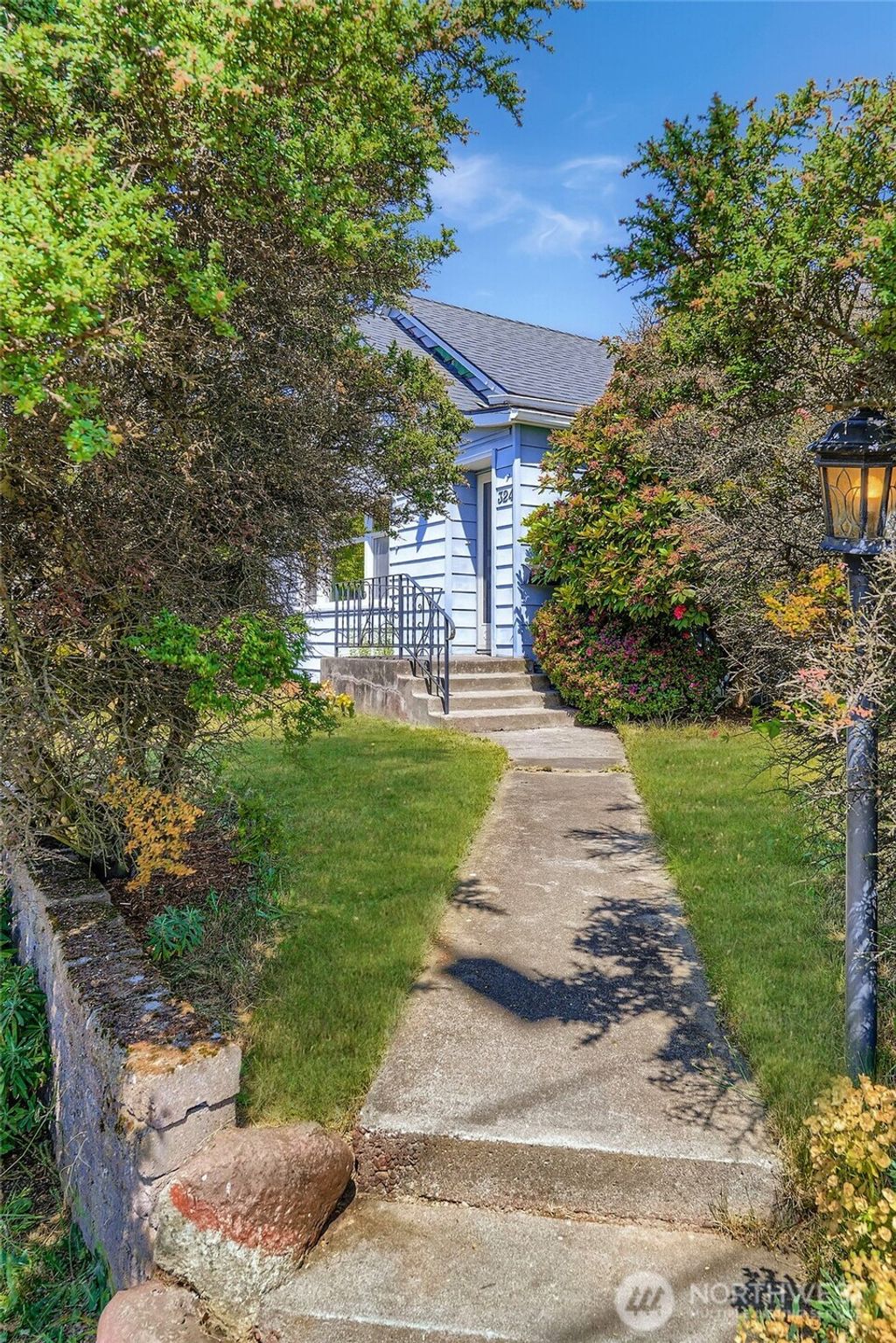 Photo of 324 NE 81st Street, Seattle, WA 98115 (MLS # 2396823)