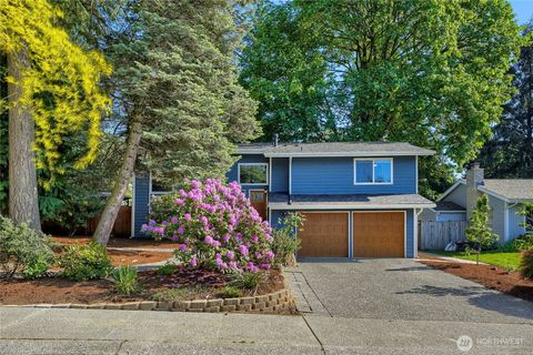 Photo of 11821 SE 67th Place, Bellevue, WA 98006 (MLS # 2530778)
