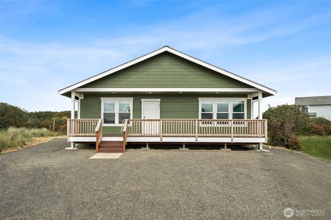 Photo of 982 Sand Dollar Court SW, Ocean Shores, WA 98569 (MLS # 2527510)