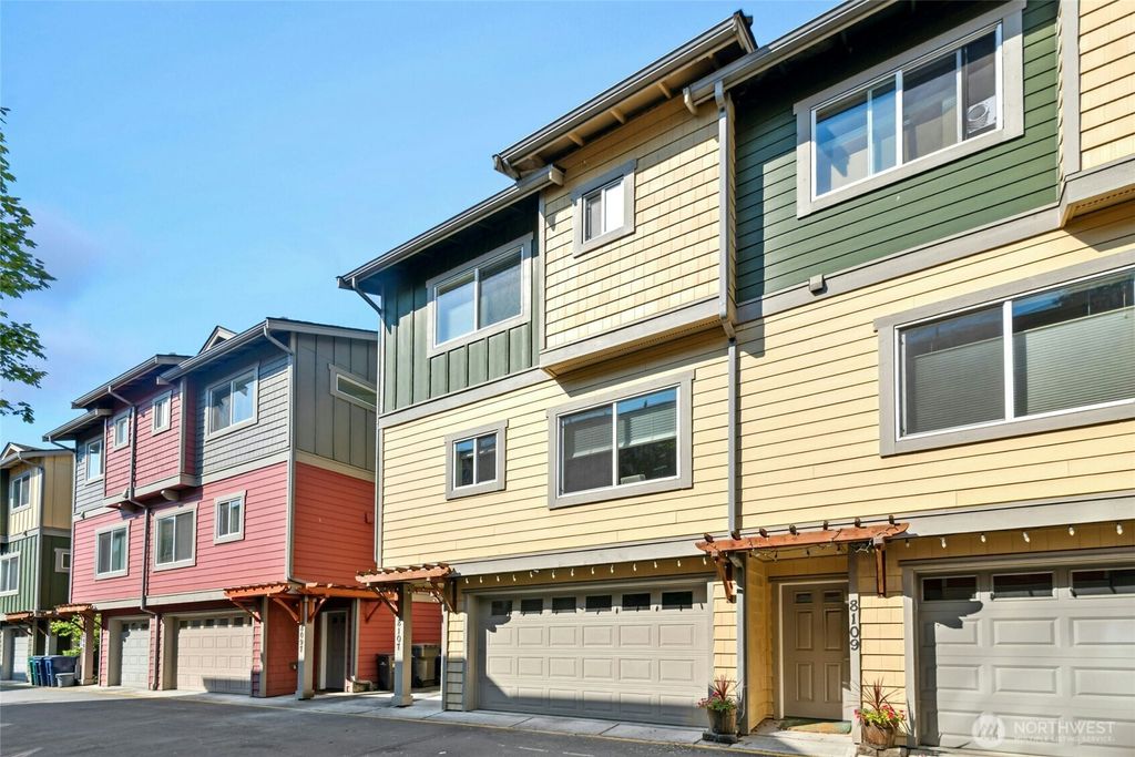 Photo of 8107 165th Lane NE, Redmond, WA 98052 (MLS # 2425913)