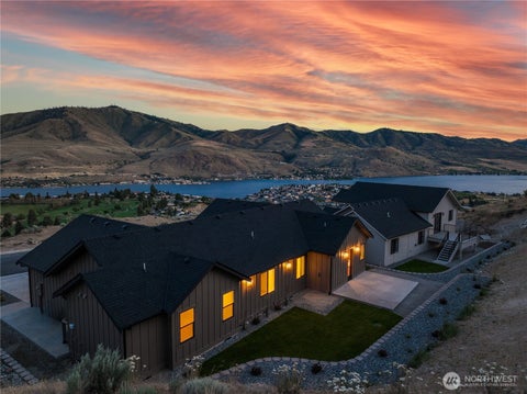 Photo of 922 Long Drive, Chelan, WA 98816 (MLS # 2547955)