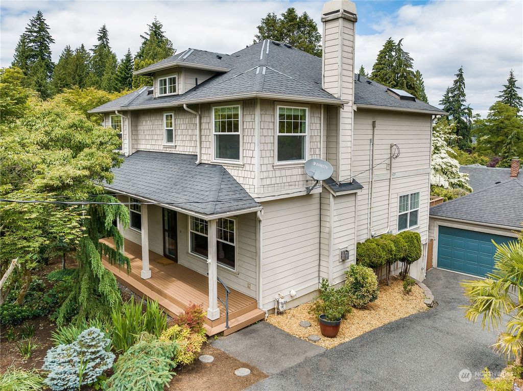 Photo of 1052 NE 102nd Street, Seattle, WA 98125 (MLS # 2251276)