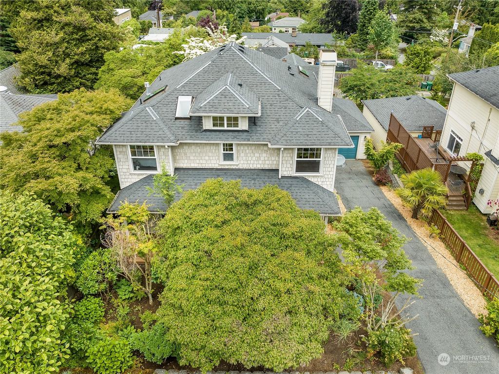 Photo of 1052 NE 102nd Street, Seattle, WA 98125 (MLS # 2251276)