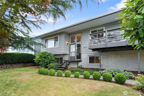 Photo of 14630 4th Avenue S, Burien, WA 98168 (MLS # 2543735)