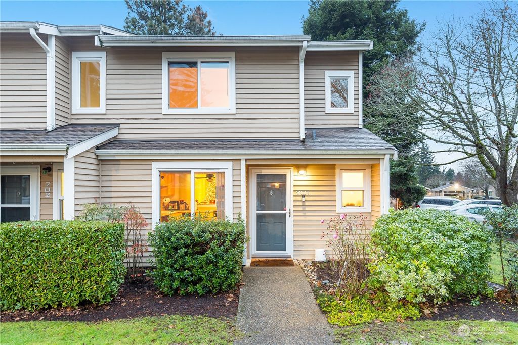 Photo of 1222 S 238th Lane #701, Des Moines, WA 98198 (MLS # 2185880)