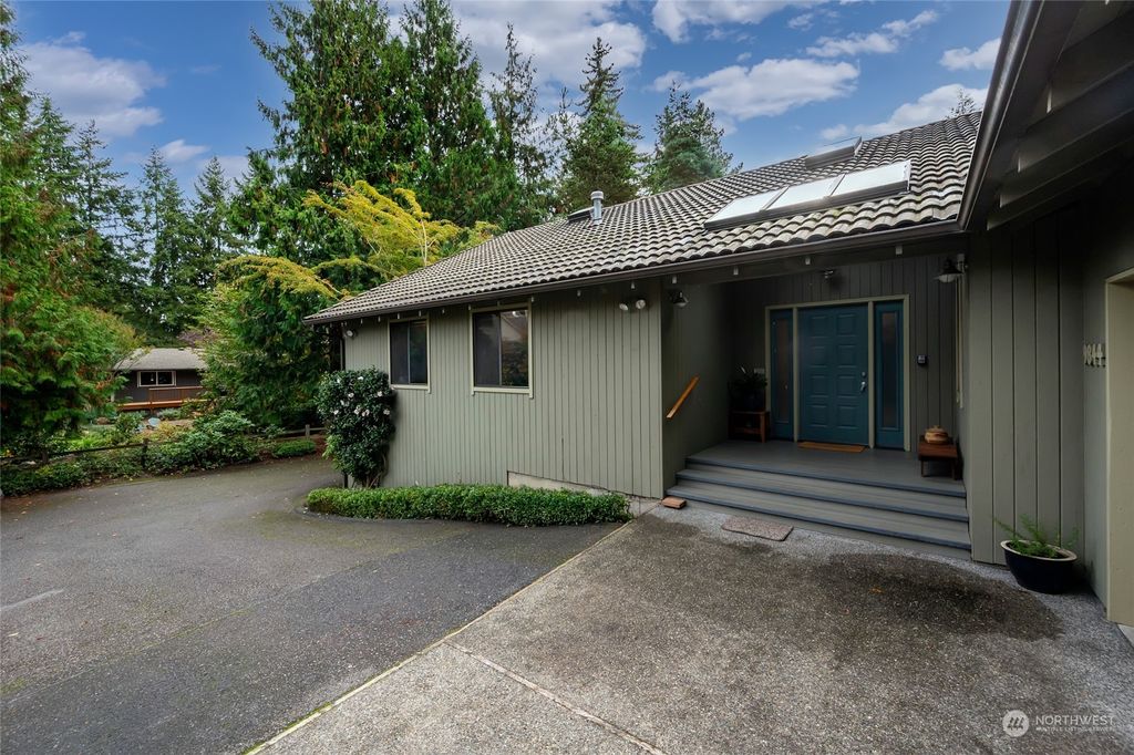 Photo of 9844 NE 25th Street, Bellevue, WA 98004 (MLS # 2166448)