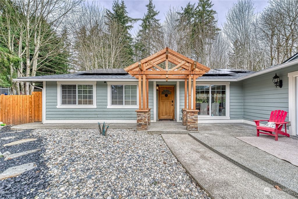 Photo of 2208 Camas Circle SE, Renton, WA 98055 (MLS # 2050627)