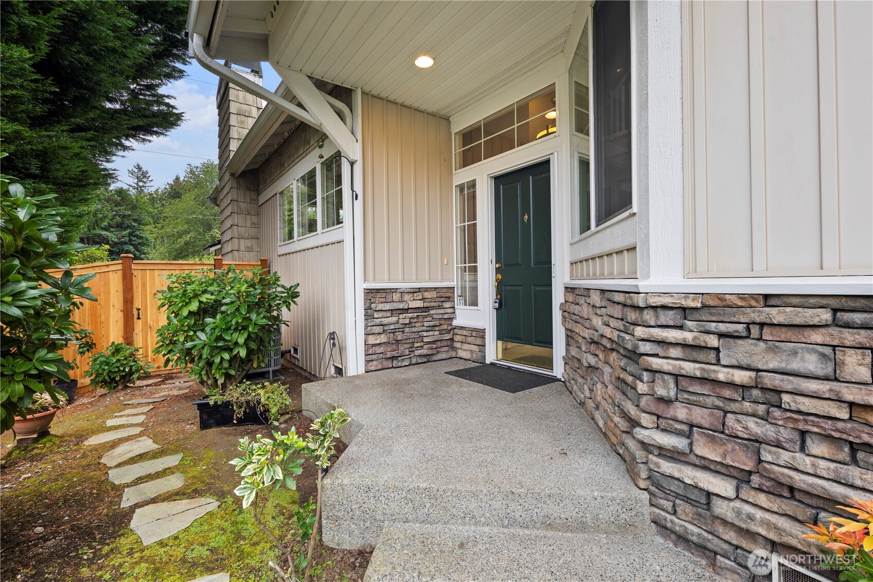 120 Newport Way NW 17