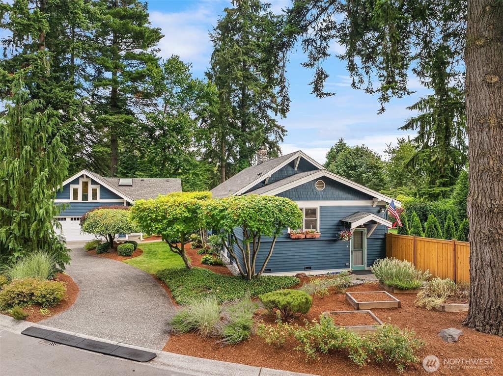Photo of 13525 NE 188th Place, Woodinville, WA 98072 (MLS # 2567638)