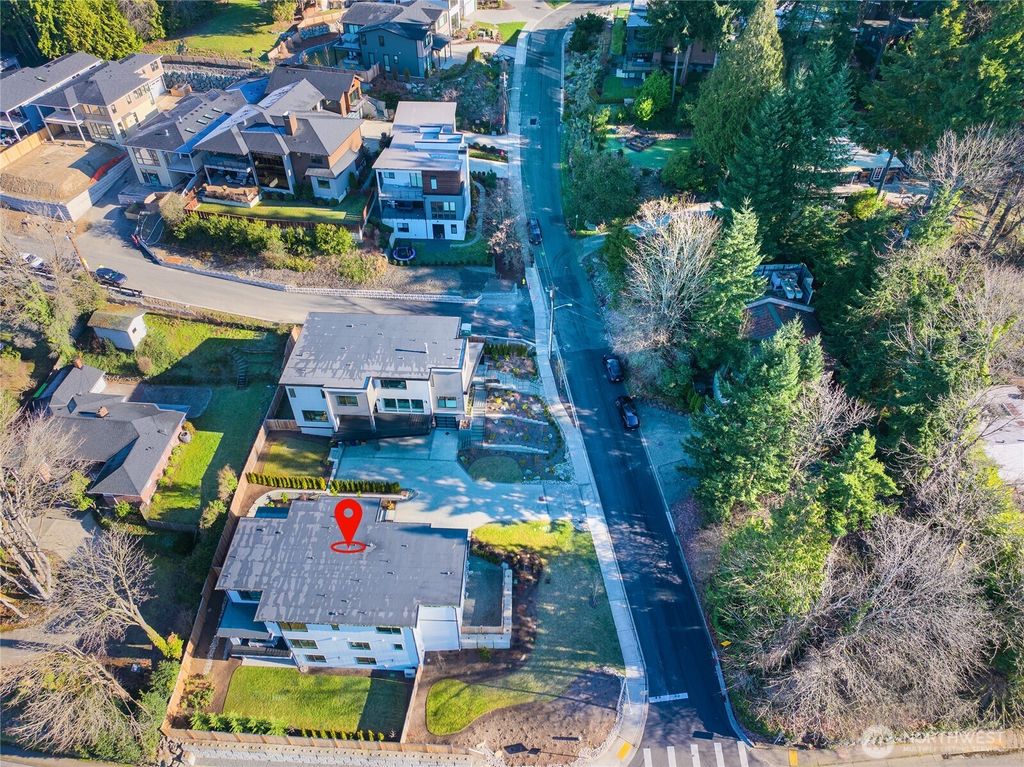 Photo of 10204 NE 43rd Street, Kirkland, WA 98033 (MLS # 2501070)