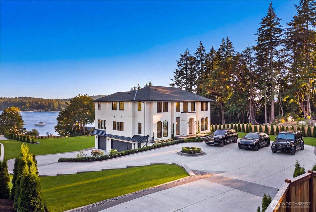 Photo of 6220 Cromwell Drive NW, Gig Harbor, WA 98335 (MLS # 2573223)