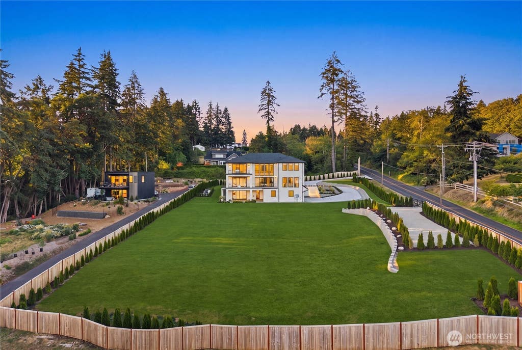 Photo of 6220 Cromwell Drive NW, Gig Harbor, WA 98335 (MLS # 2573223)