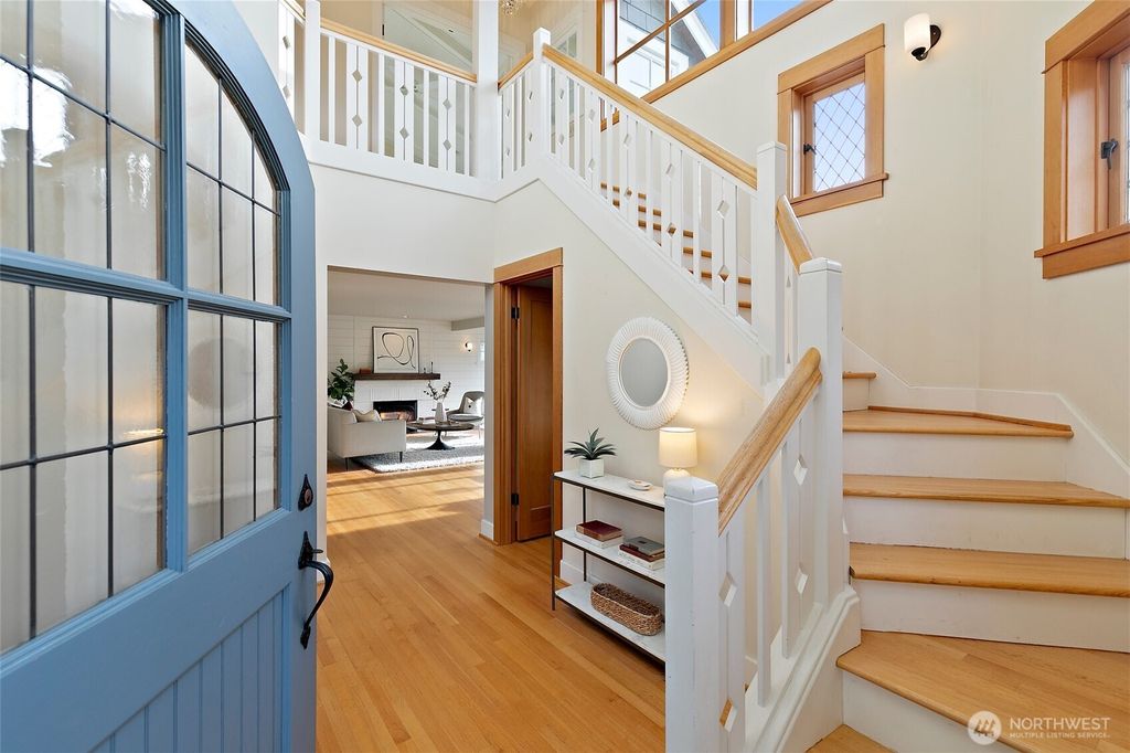 Photo of 3265 W Lake Sammamish Parkway SE, Bellevue, WA 98008 (MLS # 2329078)