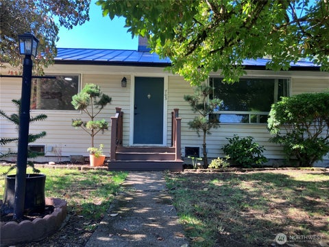 Photo of 703 S 16th Street, Shelton, WA 98584 (MLS # 2560953)