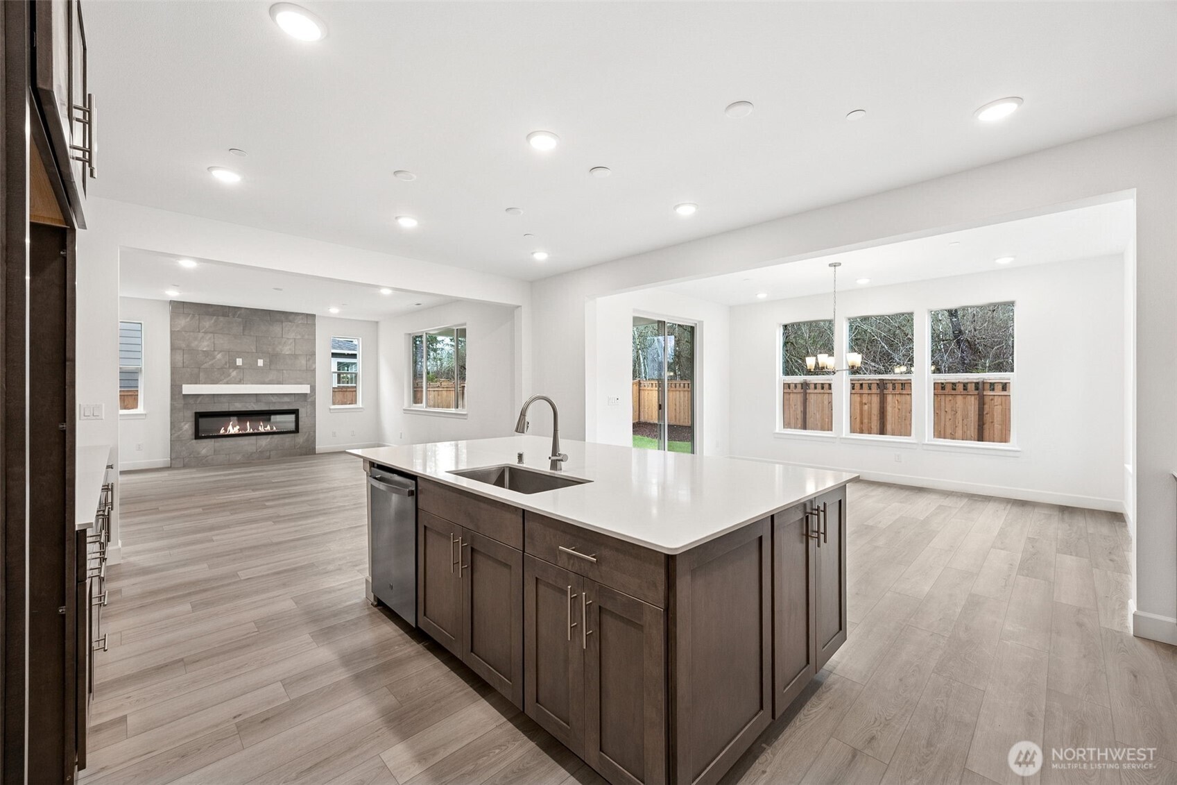 13932 180th Street E 28