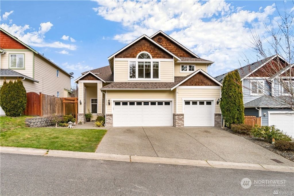 Photo of 12770 SE 211th Street, Kent, WA 98031 (MLS # 1980330)