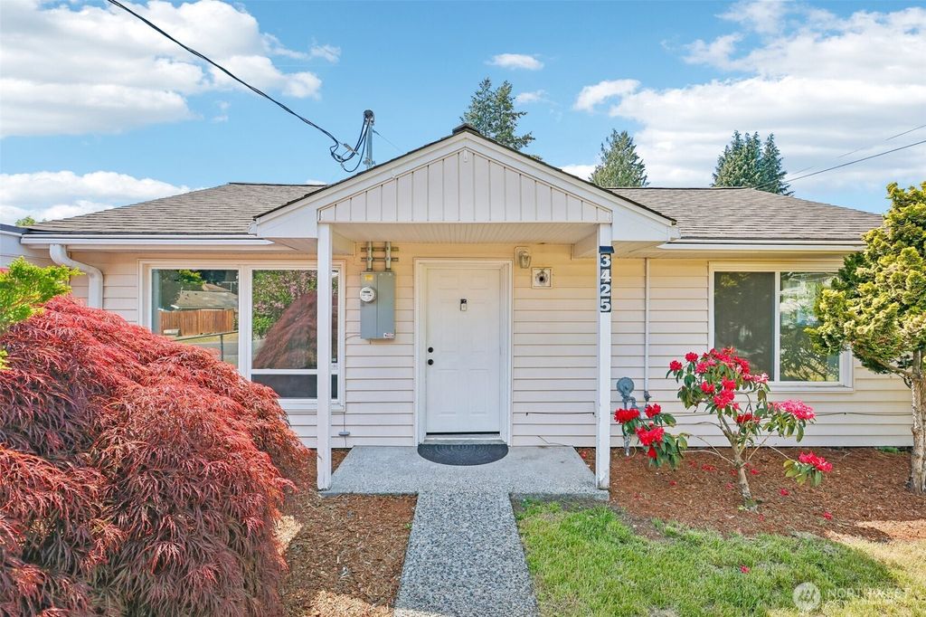 Photo of 3425 NE 7th Place, Renton, WA 98056 (MLS # 2525579)