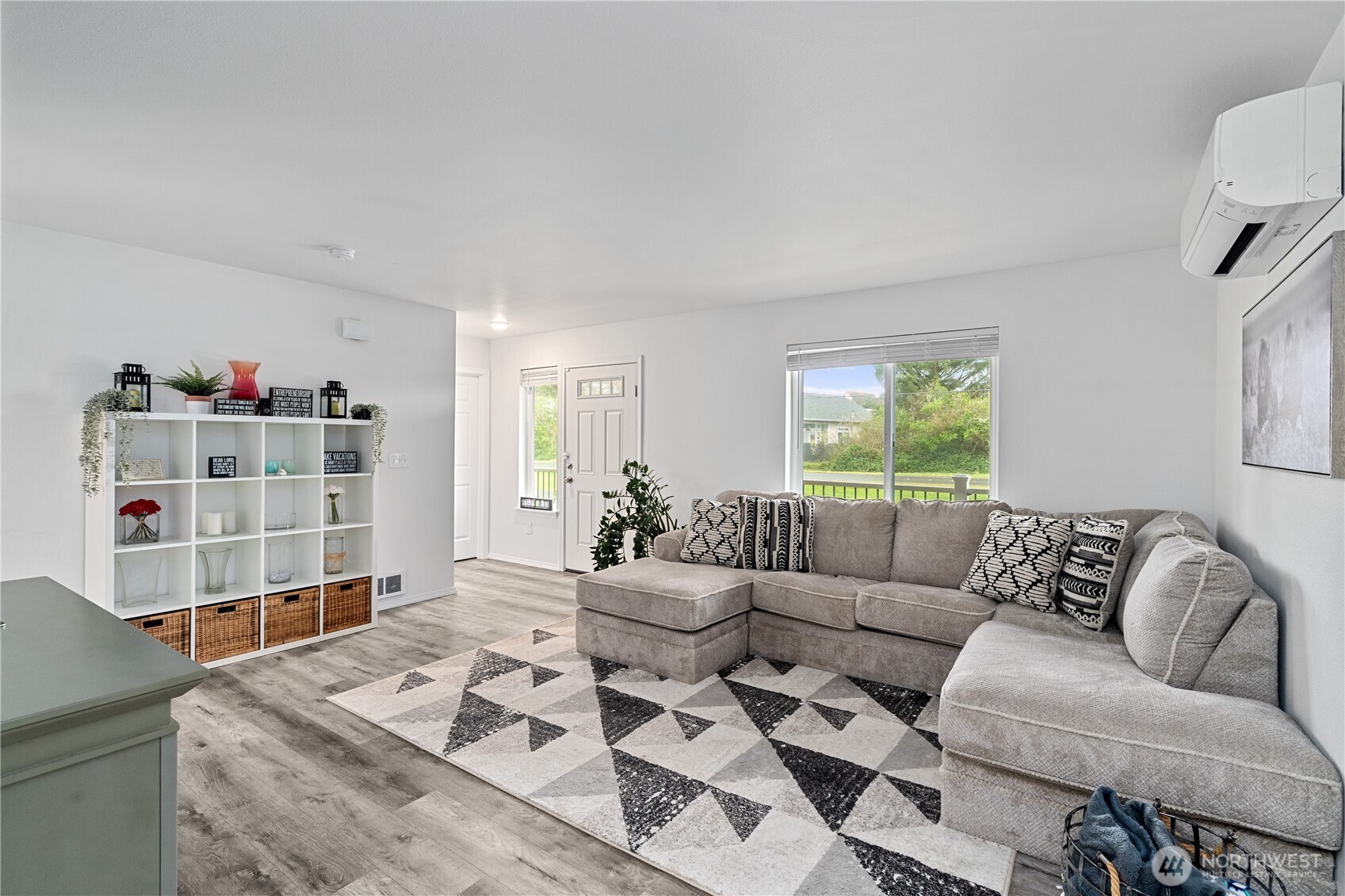 376 Ocean Shores Boulevard NW