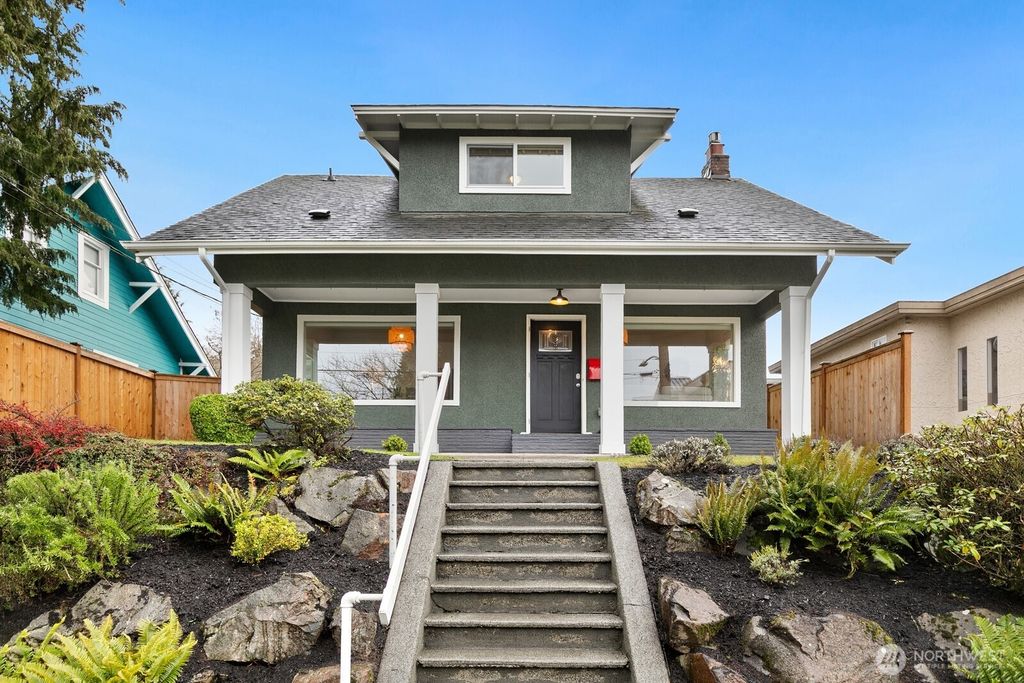 Photo of 4207 SW Manning St St, Seattle, WA 98116 (MLS # 2516205)