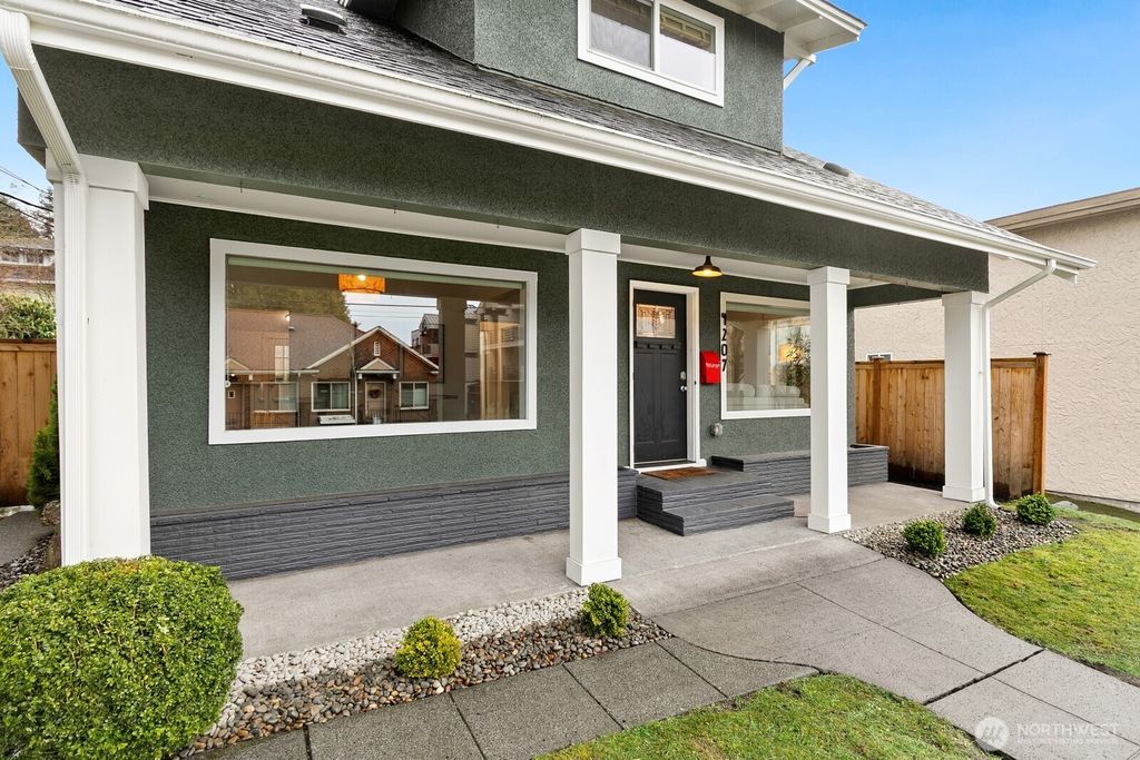 Photo of 4207 SW Manning St St, Seattle, WA 98116 (MLS # 2516205)