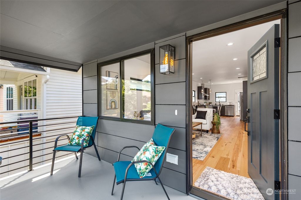 Photo of 131 29th Avenue E #1, Seattle, WA 98112 (MLS # 2076949)