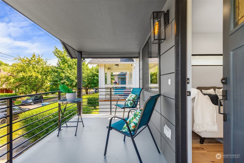 Photo of 131 29th Avenue E #1, Seattle, WA 98112 (MLS # 2076949)