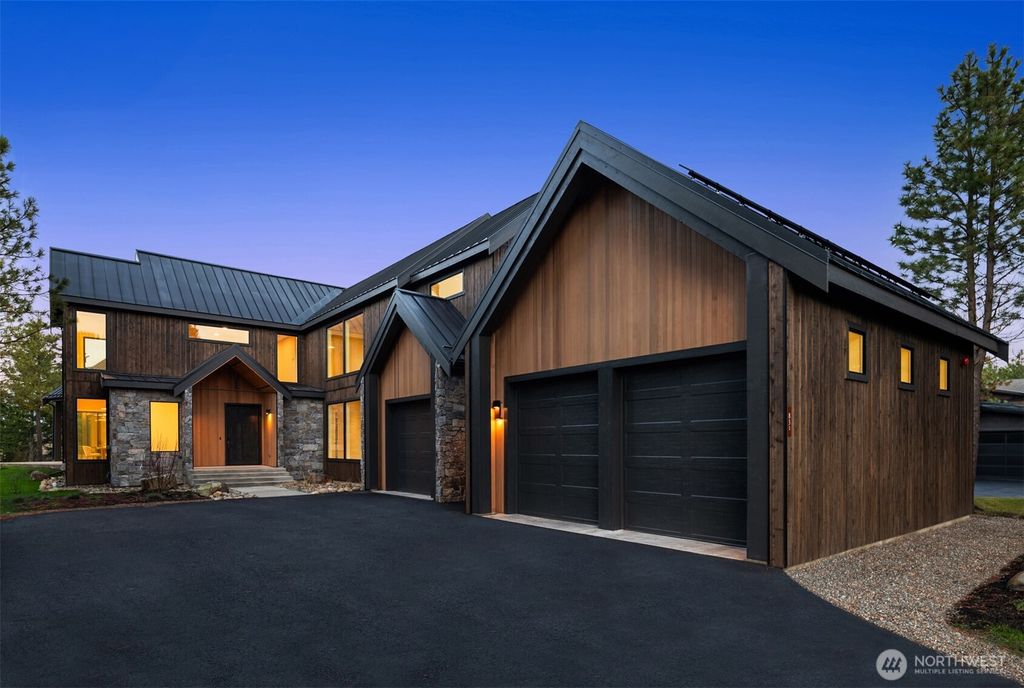 Photo of 831 Gold Leaf Lane, Cle Elum, WA 98922 (MLS # 2460412)