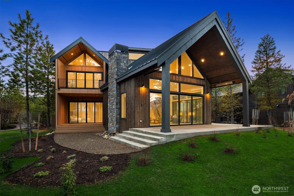 Photo of 831 Gold Leaf Lane, Cle Elum, WA 98922 (MLS # 2460412)