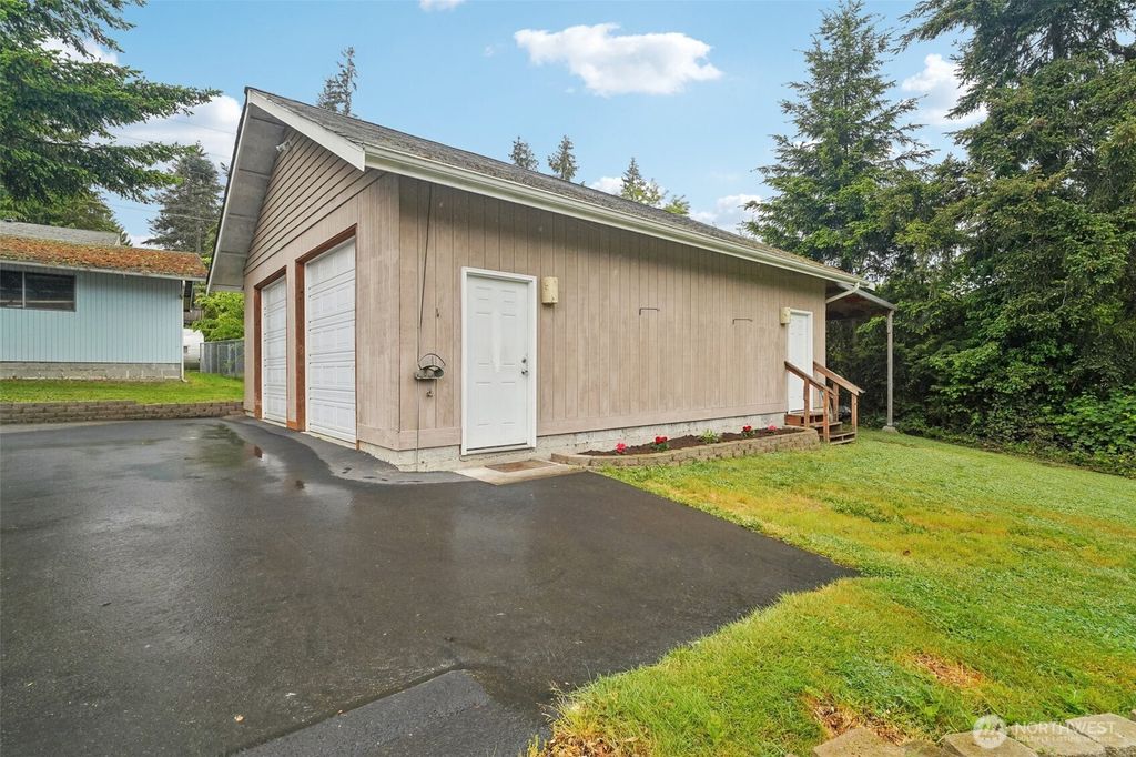 Photo of 18222 4th Avenue S, Burien, WA 98148 (MLS # 2378453)