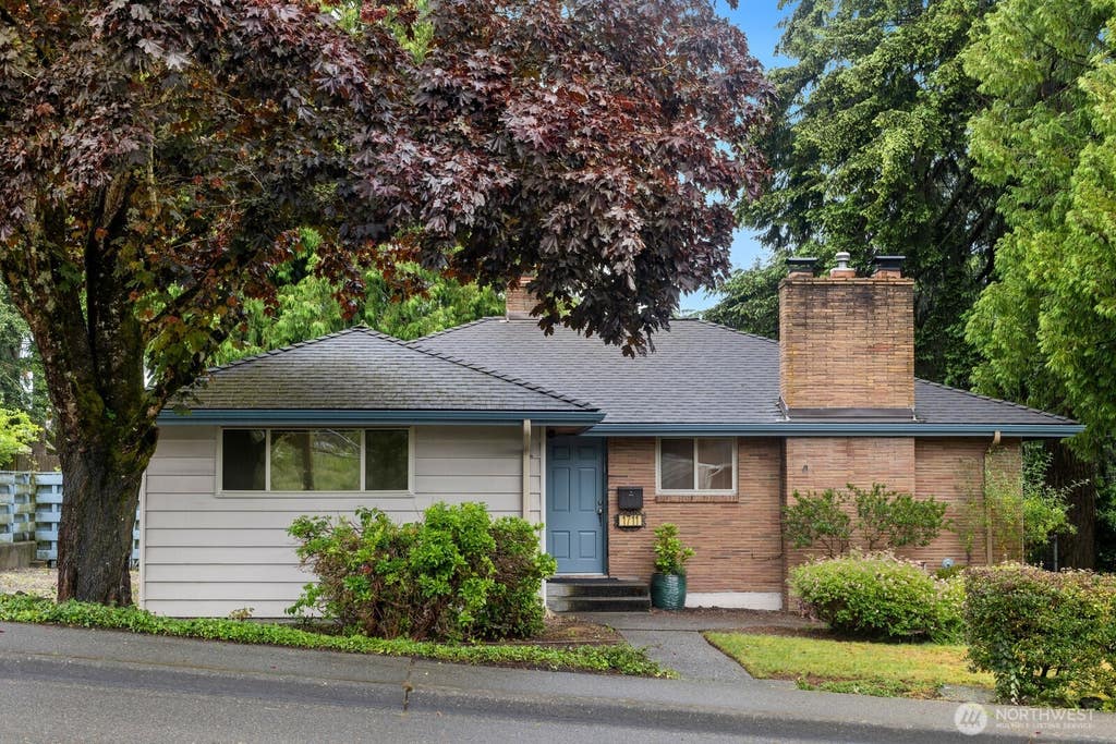 Photo of 1711 52nd Street SE, Everett, WA 98203 (MLS # 2538762)