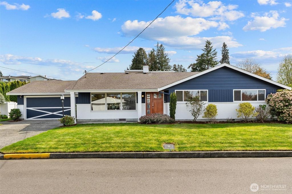 Photo of 612 Aloha Way, Edmonds, WA 98020 (MLS # 2509017)