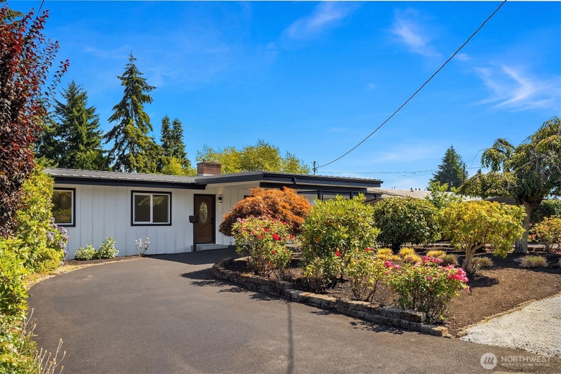 4625 Silvertip Lane