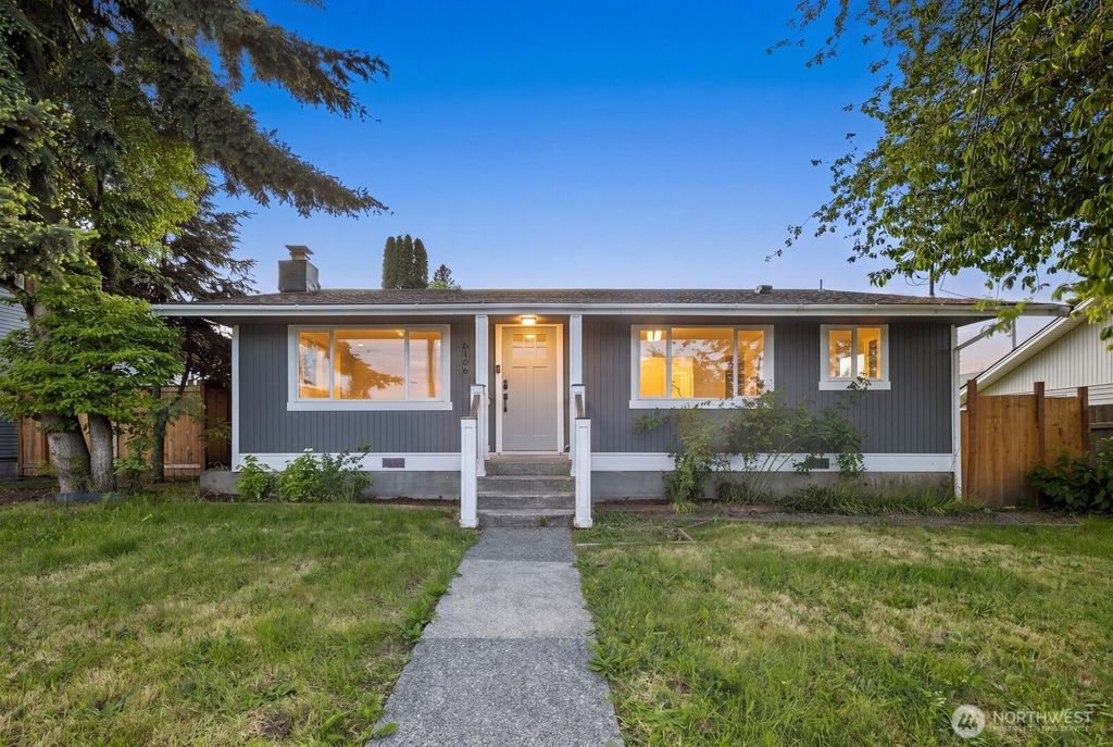 Photo of 6106 Commercial Avenue, Everett, WA 98203 (MLS # 2525057)