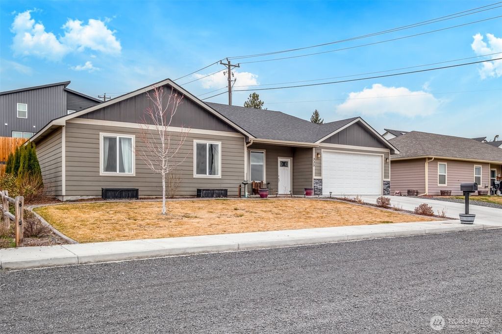 Photo of 335 Canal Drive, Ephrata, WA 98823 (MLS # 2488645)