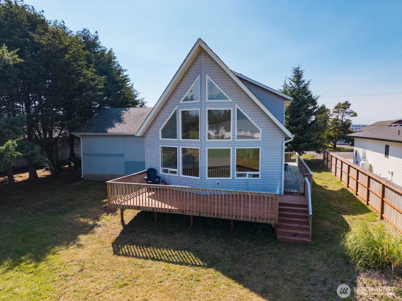 570 Canal Drive NE