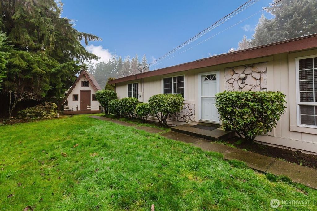 Photo of 1111 Olney Avenue SE, Port Orchard, WA 98366 (MLS # 2464401)