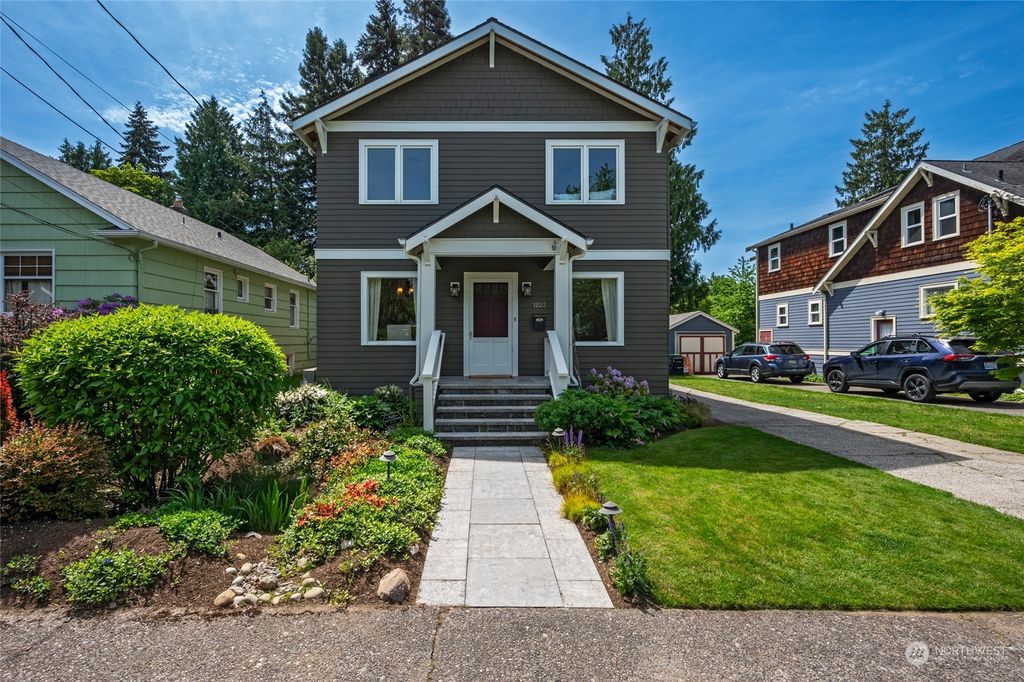 Photo of 1223 NE 92nd Street, Seattle, WA 98115 (MLS # 2237983)