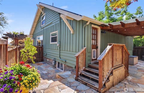 Photo of 1326 N 40th Street, Seattle, WA 98103 (MLS # 2571355)
