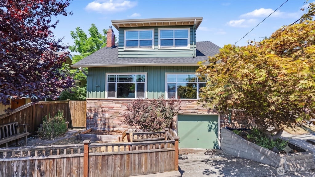 Photo of 1326 N 40th Street, Seattle, WA 98103 (MLS # 2571355)