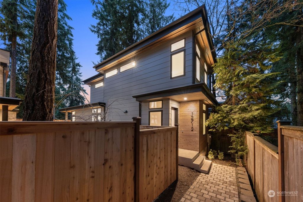 Photo of 12712 NE 72nd Street, Kirkland, WA 98033 (MLS # 2319517)