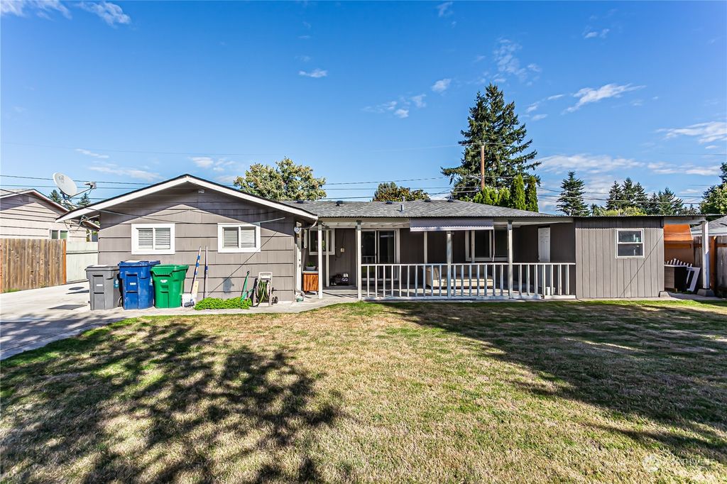 Photo of 16827 125th Avenue SE, Renton, WA 98058 (MLS # 2159713)
