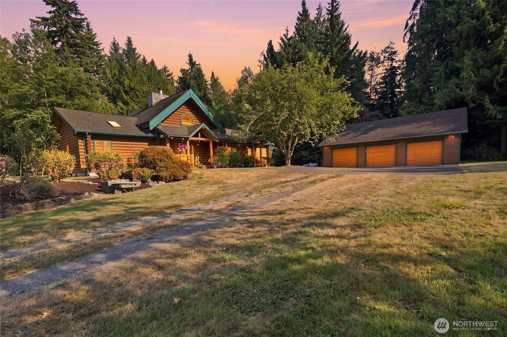 Photo of 10828 115th Avenue NE, Lake Stevens, WA 98258 (MLS # 2569222)