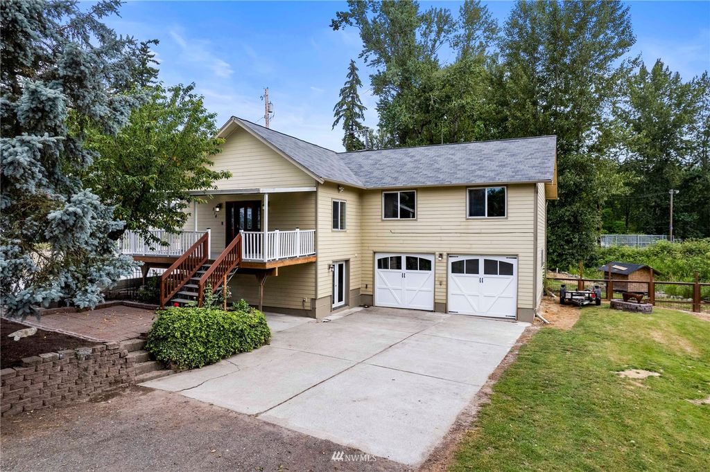 Photo of 814 Porter Way, Milton, WA 98354 (MLS # 1955126)